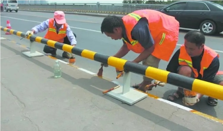 路标漆消泡剂应用场景图